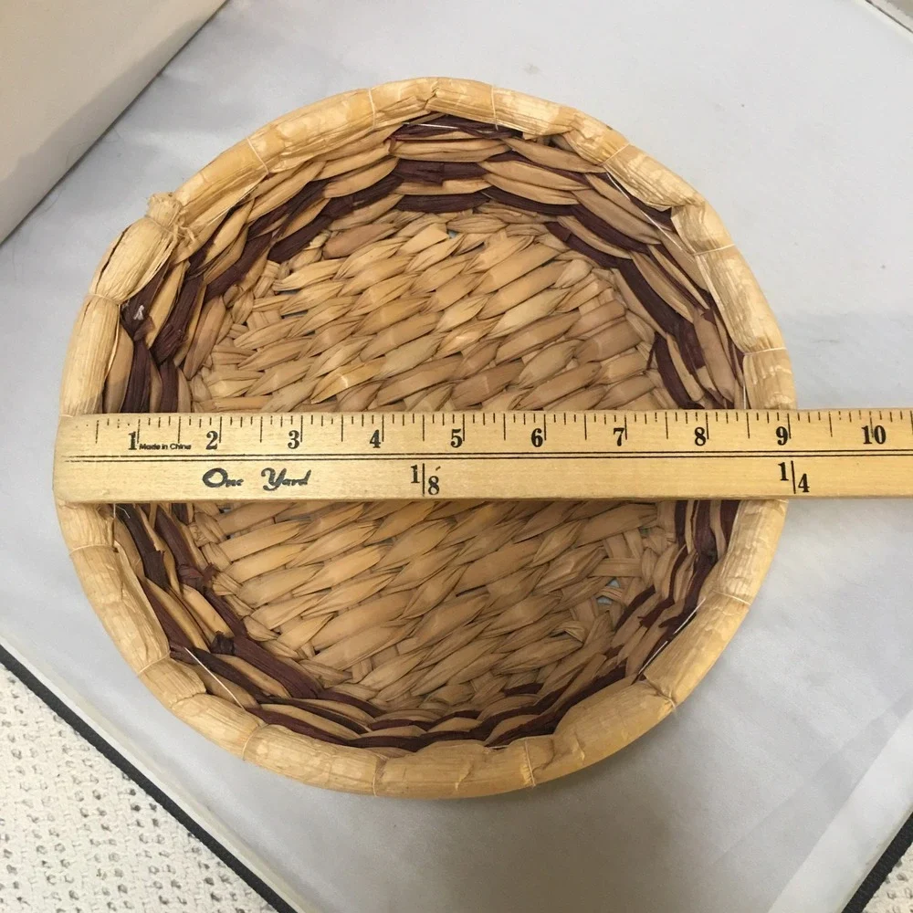 Woven Basket Home Decor 9in Tan Burgundy Corn Husk Round Bowl Rustic Farmhouse